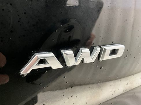 Used 2023 Cadillac XT4 Luxury w/ Cold Weather Package AWD/4WD image 25
