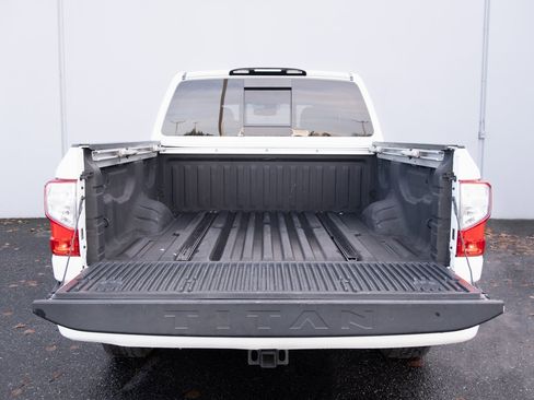 Used 2017 Nissan Titan S image 22