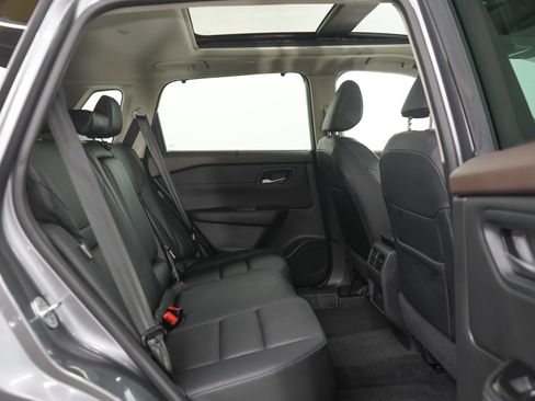 Used 2023 Nissan Rogue SV w/ SV Premium B Package AWD/4WD image 12