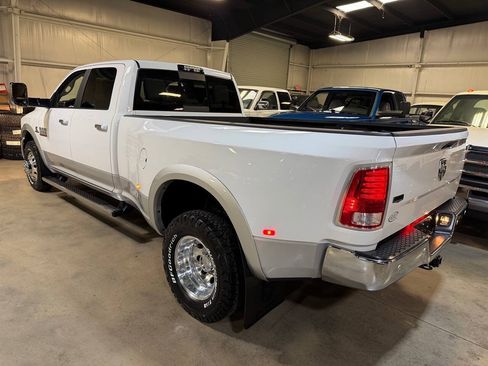 Used 2018 RAM 3500 Laramie RWD image 3