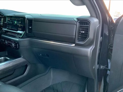 Used 2022 Chevrolet Silverado 1500 LTZ AWD/4WD image 18
