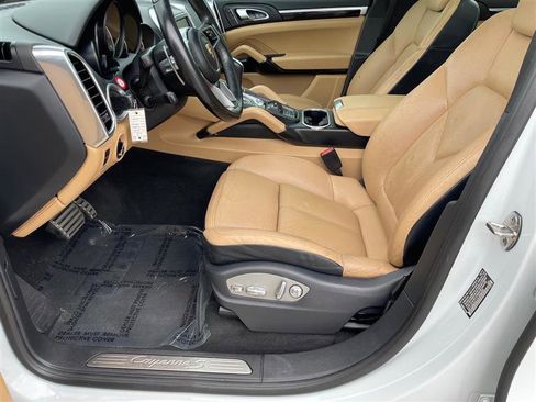 Used 2015 Porsche Cayenne S image 12