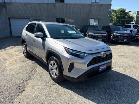 Used 2023 Toyota RAV4 LE AWD/4WD image 9
