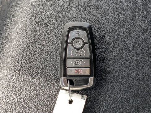 Used 2024 Ford Expedition XLT AWD/4WD image 34