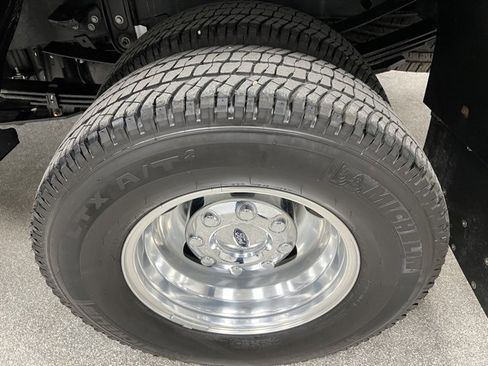 Used 2024 Ford F350 Platinum image 16