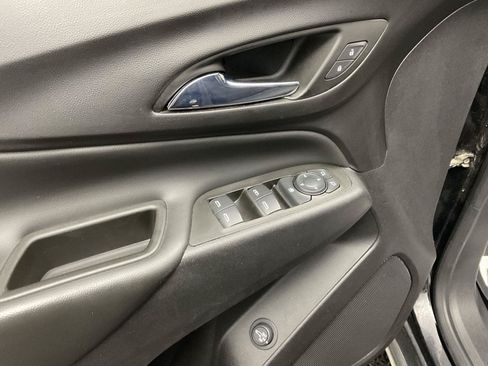 Used 2022 Chevrolet Equinox LT FWD image 10
