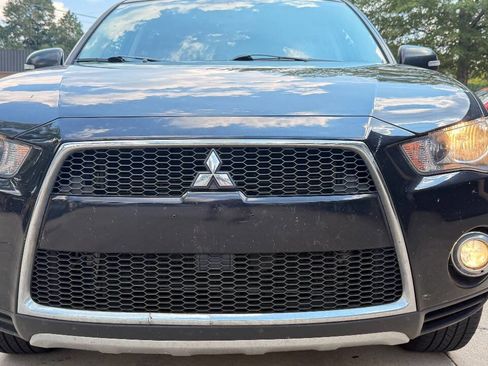 Used 2013 Mitsubishi Outlander SE image 12