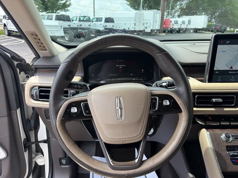 Used 2020 Lincoln Aviator Reserve w/ Equipment Group 202A AWD/4WD image 12