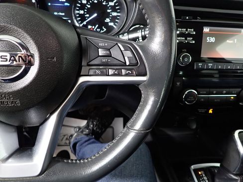 Used 2017 Nissan Rogue SV image 27