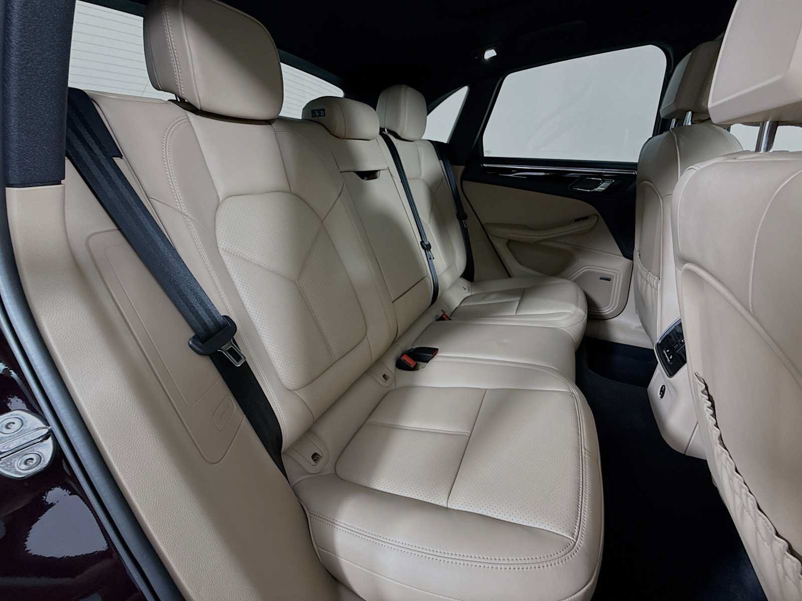 Certified 2026 Porsche Macan AWD/4WD image 28