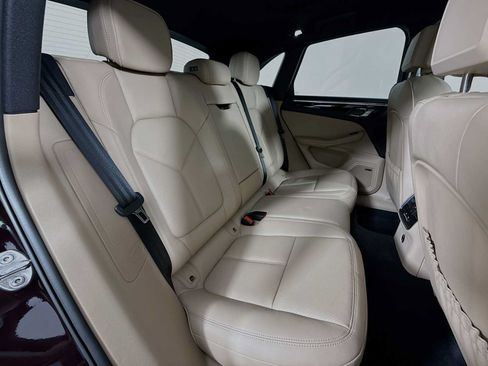 Certified 2026 Porsche Macan AWD/4WD image 28