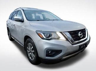 Used 2019 Nissan Pathfinder SV video 2