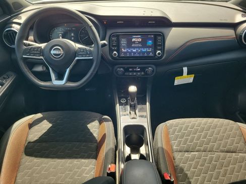 Used 2023 Nissan Kicks SR FWD image 12