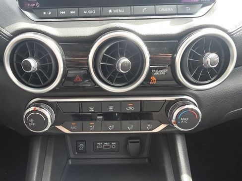 Used 2025 Nissan Sentra SV FWD image 20