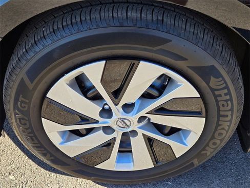 Used 2025 Nissan Altima 2.5 S image 11