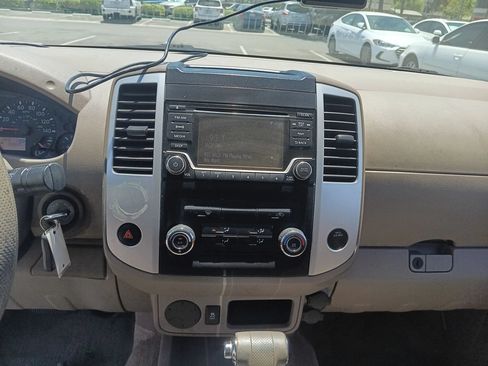 Used 2015 Nissan Frontier SV RWD image 21