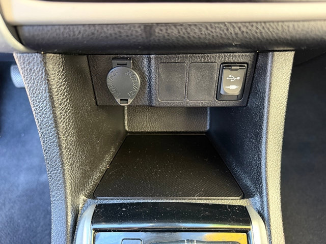 Used 2018 Toyota Corolla LE FWD image 25
