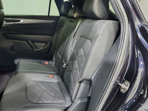 Used 2024 Volkswagen Atlas Cross Sport SE image 22