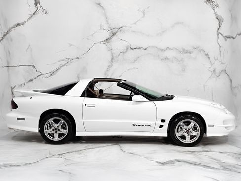 Used 2002 Pontiac Firebird Formula image 6