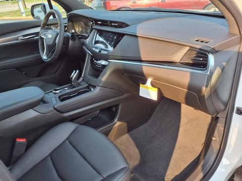 Certified 2025 Cadillac XT6 Luxury image 26