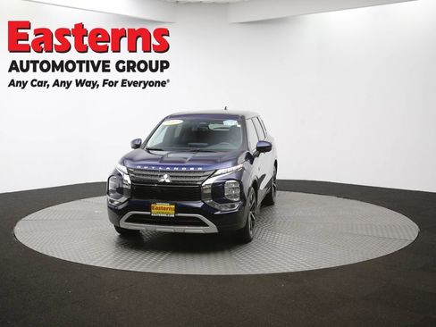 Used 2023 Mitsubishi Outlander SE image 51