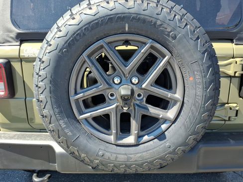 Used 2026 Jeep Wrangler Sport AWD/4WD image 6