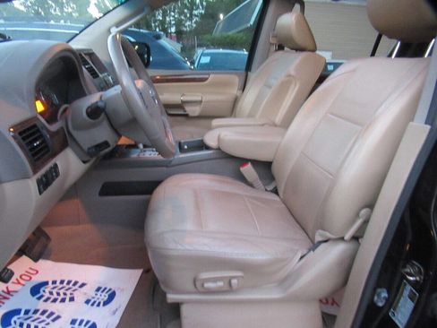 Used 2012 Nissan Armada Platinum image 29