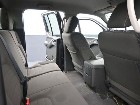 Used 2015 Nissan Frontier PRO-4X image 28