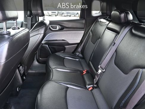 Used 2024 Jeep Compass Latitude image 24