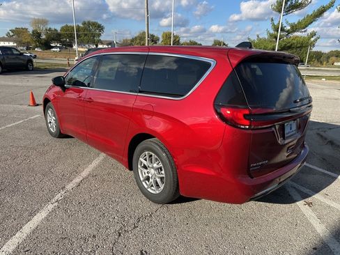 New 2026 Chrysler Pacifica Select image 23