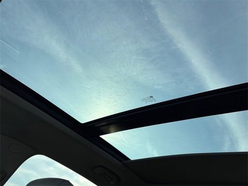 Used 2021 Cadillac XT4 Premium Luxury w/ Cold Weather Package image 28