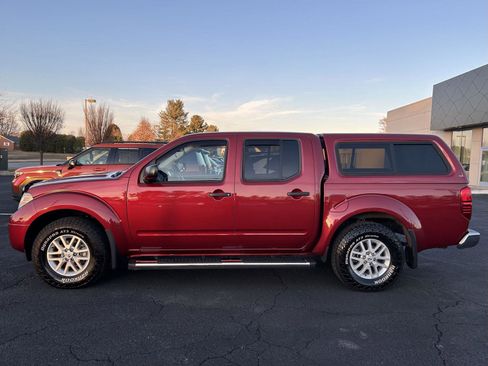 Used 2020 Nissan Frontier SV image 3