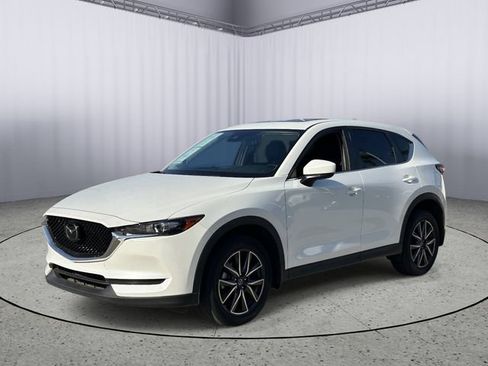 Used 2018 MAZDA CX-5 Touring w/ Preferred Equipment Package FWD image 2