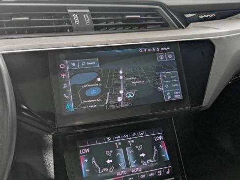 Used 2024 Audi Q8 e-tron Premium Plus w/ Premium Plus Package AWD/4WD image 31