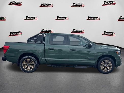 Used 2024 Nissan Titan SV w/ SV Bronze Edition Package RWD image 4