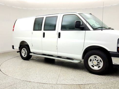 Used 2025 Chevrolet Express 2500 w/ Driver Convenience Package RWD image 3