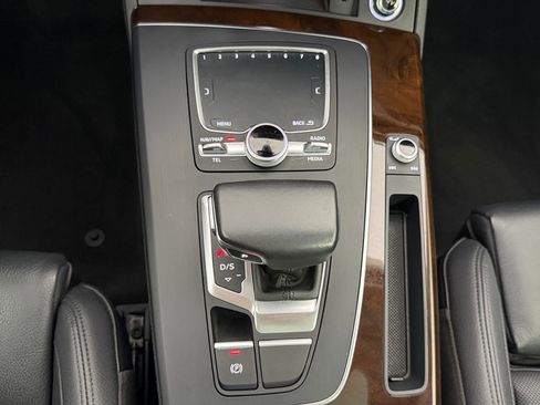 Used 2018 Audi Q5 2.0T Premium Plus w/ Premium Plus Package image 16