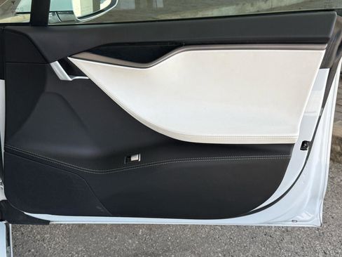 Used 2021 Tesla Model S Performance image 37