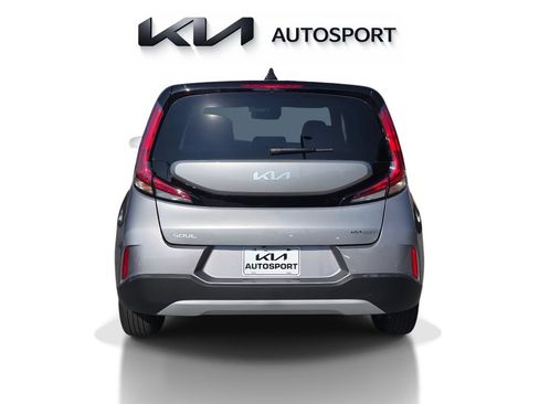 Certified 2025 Kia Soul LX w/ LX Technology Package FWD image 9