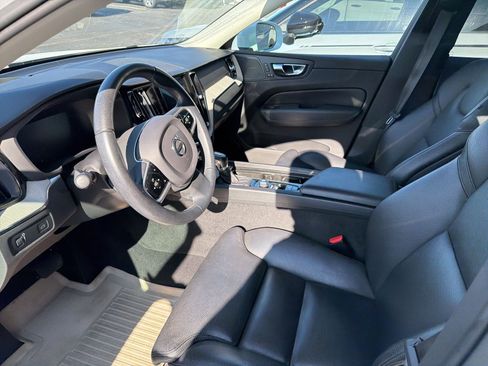 Used 2020 Volvo XC60 T6 Inscription image 12