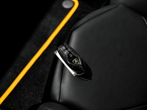 Used 2024 Lamborghini Revuelto image 57