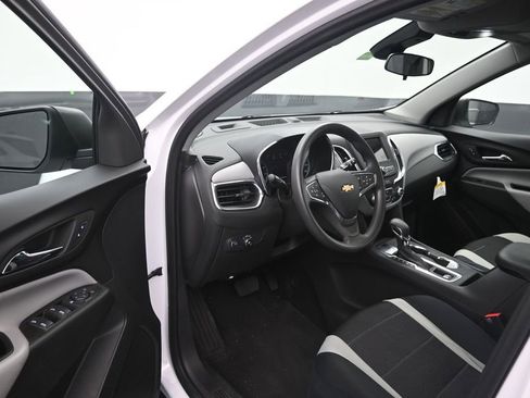 Used 2024 Chevrolet Equinox LS FWD image 9