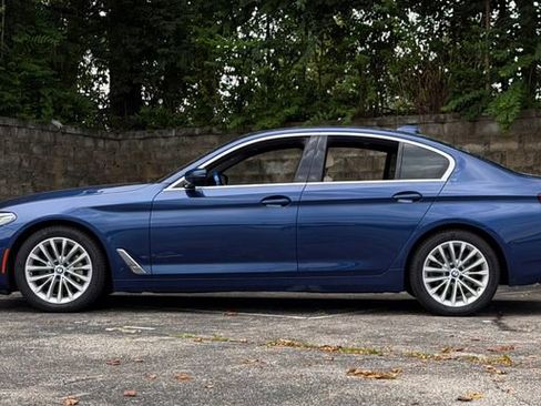 Used 2021 BMW 530i xDrive w/ Convenience Package AWD/4WD image 9
