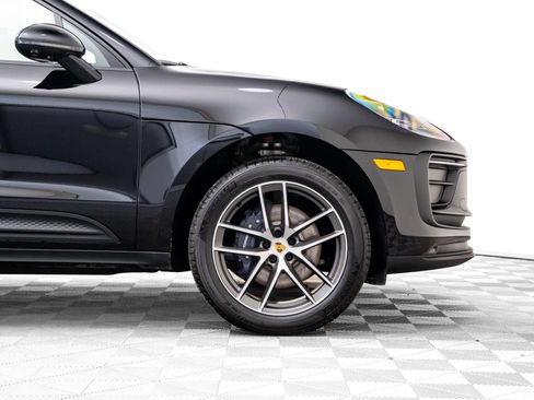 Certified 2026 Porsche Macan AWD/4WD image 33