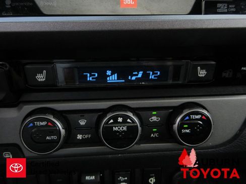 Certified 2018 Toyota Tacoma TRD Off-Road image 19