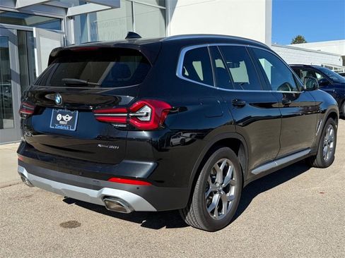 Used 2024 BMW X3 xDrive30i w/ Premium Package image 3
