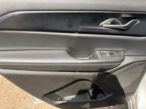Used 2023 Jeep Grand Cherokee L Laredo RWD image 14