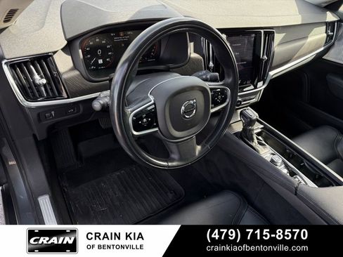 Used 2017 Volvo V90 T6 Cross Country image 10