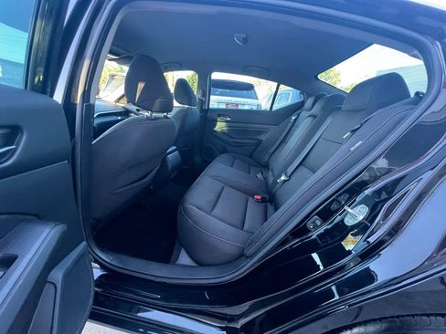 Used 2020 Nissan Altima 2.5 S FWD image 11