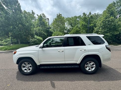 Used 2018 Toyota 4Runner SR5 Premium AWD/4WD image 7